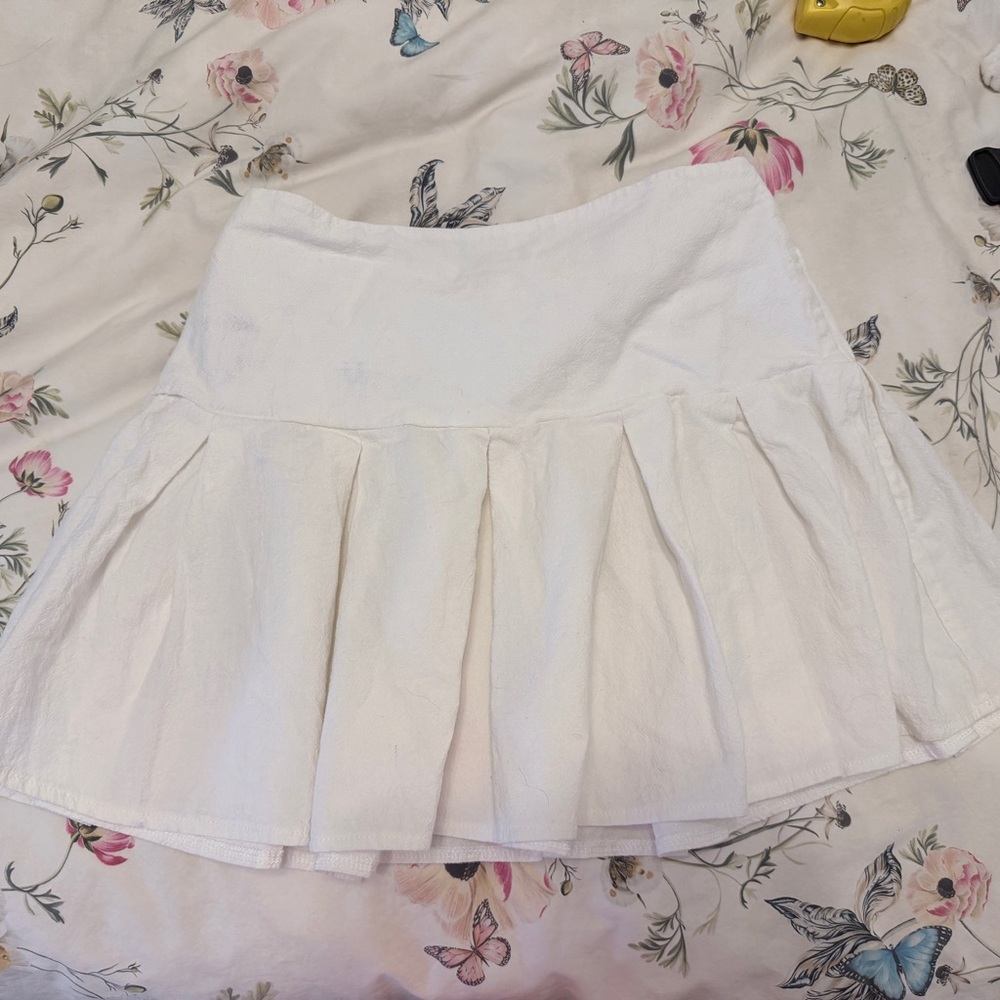 Urban Romantics White Women's Pleated Skirt